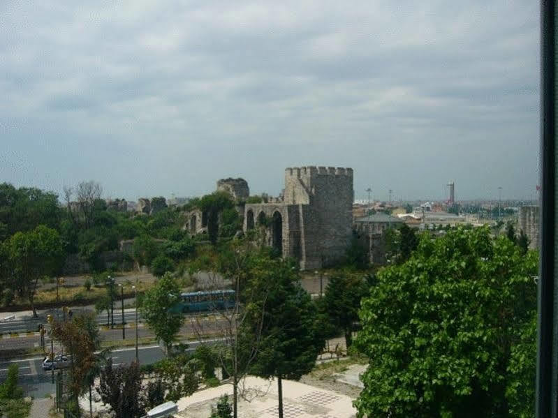 City Wall Hotel Istanboel Buitenkant foto